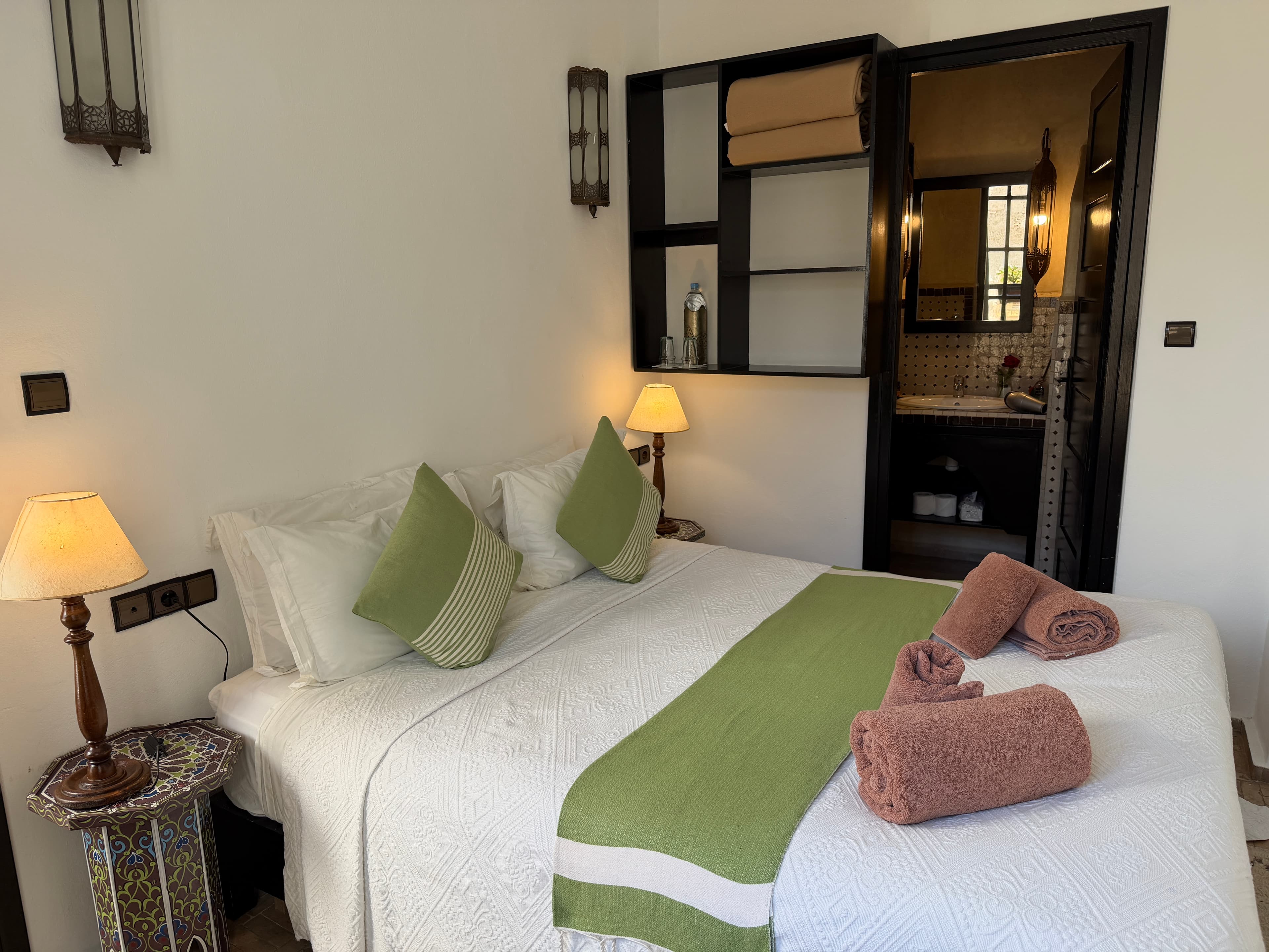 Chambre Arbaa — Four