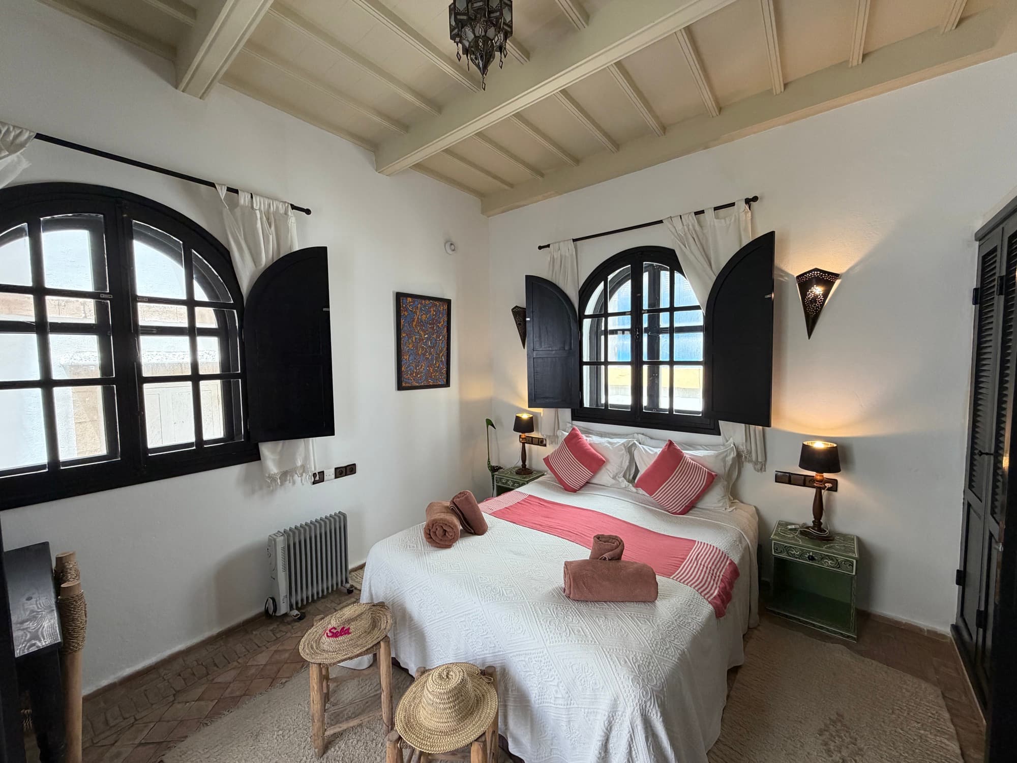 Chambre Thleta — Three